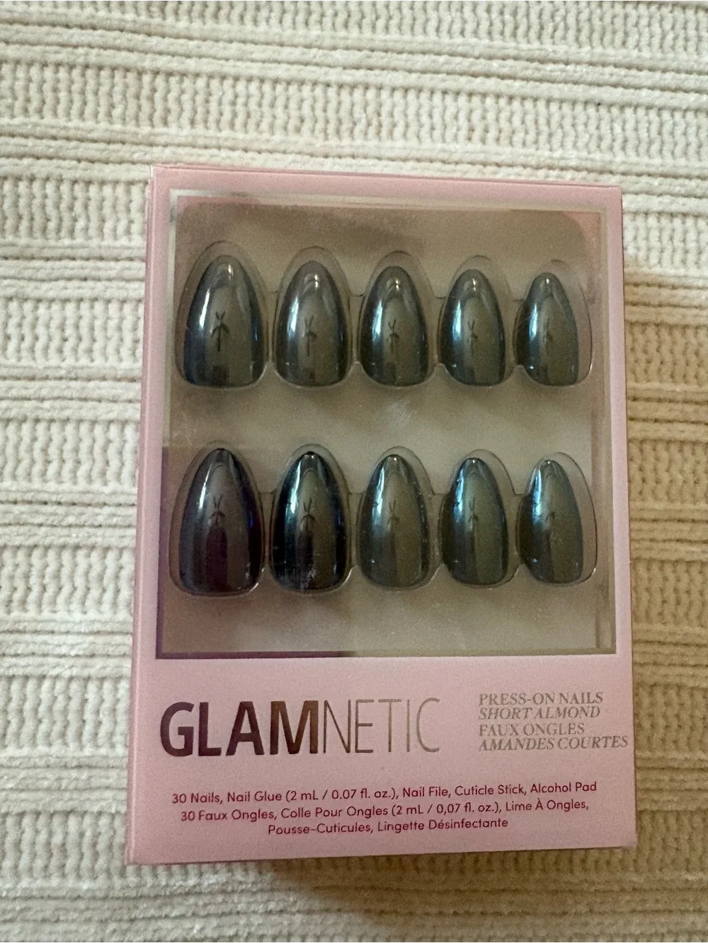 GLAMNETIC Short Almond Press-On Nails in Shiny Black Black Metal